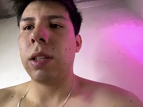 Snapshot of Axel_es chatting on 03/23/26, 07:40 Axel es online show from 03/23/26, 07:40