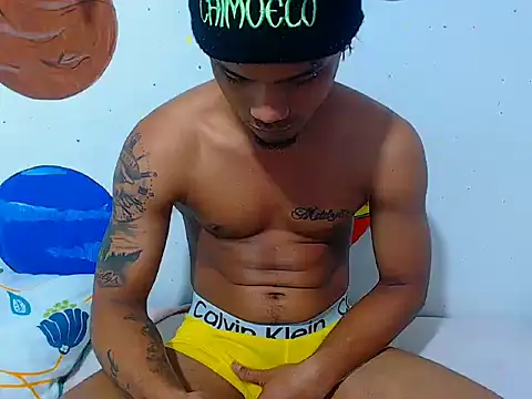 Snapshot of davidcutterr chatting on 10/04/25, 05:49 davidcutterr online show from 10/04/25, 05:49