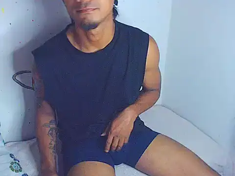 Snapshot of davidcutterr chatting on 10/05/25, 06:01 davidcutterr online show from 10/05/25, 06:01