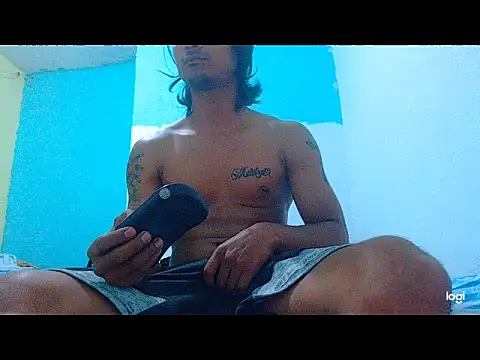 Snapshot of davidcutterr chatting on 05/01/26, 12:37 davidcutterr online show from 05/01/26, 12:37