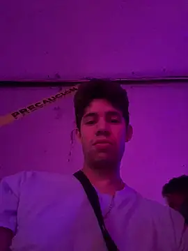 Snapshot of Maxtaylor18 chatting on 10/20/25, 06:14 Maxtaylor18 online show from 10/20/25, 06:14