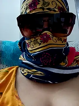 Snapshot of roshni19 chatting on 10/09/25, 11:30 roshni19 online show from 10/09/25, 11:30