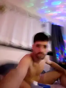 Snapshot of young_swisscouple chatting on 09/21/25, 11:17 young swisscouple online show from 09/21/25, 11:17