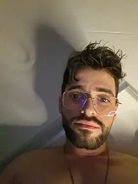 Snapshot of young_swisscouple chatting on 01/18/26, 11:25 young swisscouple online show from 01/18/26, 11:25