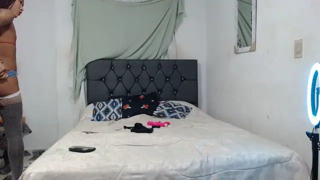 Snapshot of Angeliicaxx chatting on 09/26/25, 02:04 Angeliicaxx online show from 09/26/25, 02:04