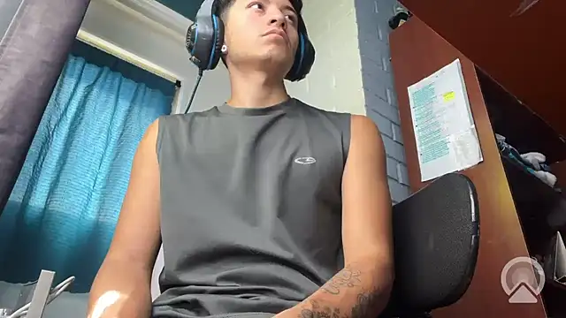 feeelipe2007 online show from 03/19/26, 03:49