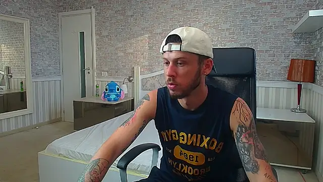 Snapshot of JonahShaw chatting on 07/16/26, 03:56 JonahShaw online show from 07/16/26, 03:56