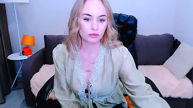 LiluMoon   online show from 06/26/26, 11:14