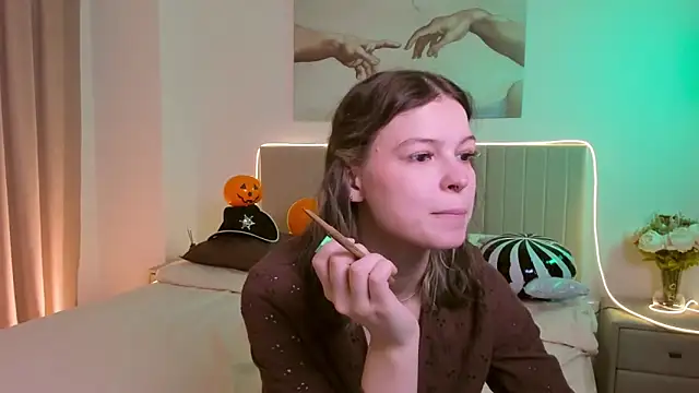 Lisa Blossom online show from 10/27/25, 06:06