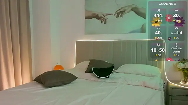 Lisa Blossom online show from 11/17/25, 06:08