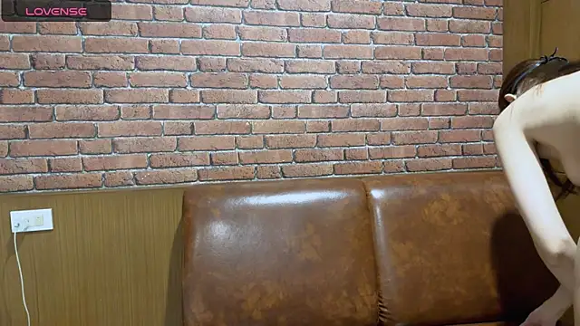 Snapshot of penny_coco chatting on 03/23/26, 04:11 penny coco online show from 03/23/26, 04:11