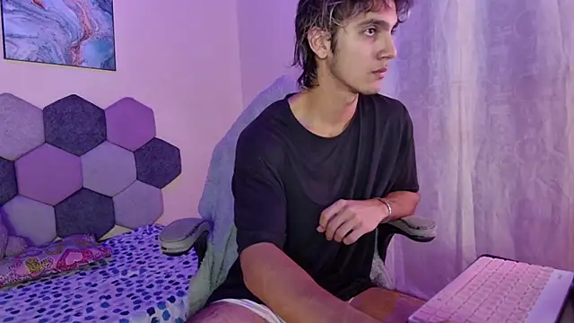 Snapshot of zeta_tgn chatting on 10/04/25, 12:14 zeta tgn online show from 10/04/25, 12:14