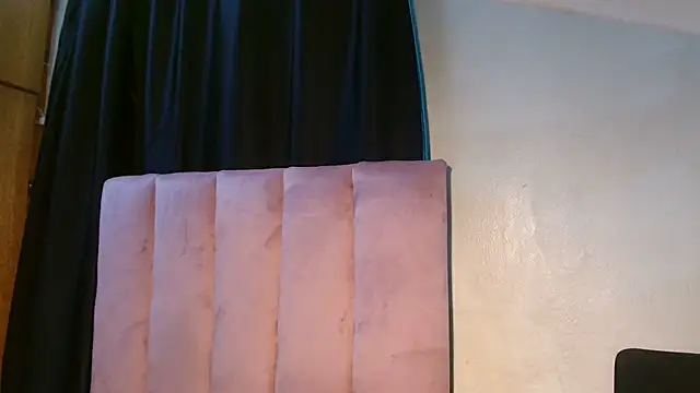 RoxyLuv77 online show from 10/01/25, 12:16