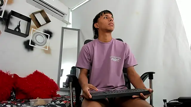 tyler twink boy online show from 11/16/25, 12:55