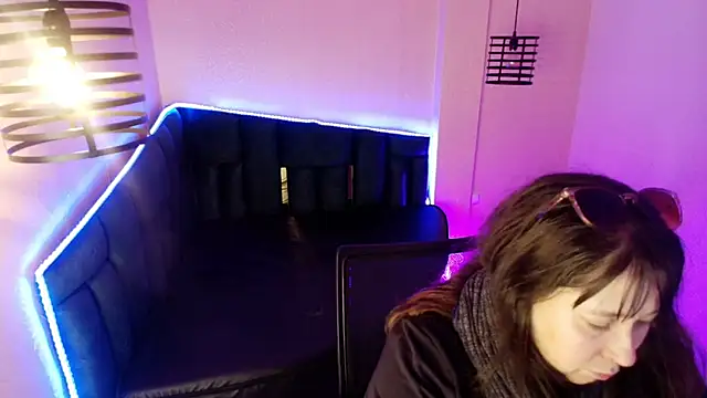  Emily rosee  online show from 12/02/25, 11:26