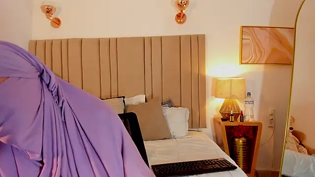 Snapshot of najwa__ chatting on 05/12/26, 05:04 najwa online show from 05/12/26, 05:04