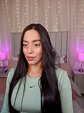 AriadnaTaylor online show from 06/19/26, 04:33