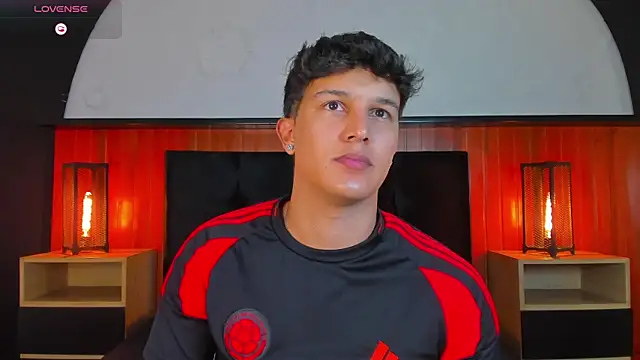 Leo Savage  online show from 06/07/26, 04:27