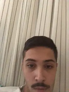 henriquexz244 online show from 04/19/26, 07:16