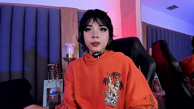 Snapshot of misstomie_ chatting on 02/25/26, 05:11 misstomie online show from 02/25/26, 05:11