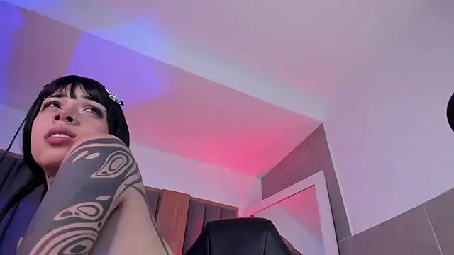 Snapshot of misstomie_ chatting on 03/12/26, 10:38 misstomie online show from 03/12/26, 10:38