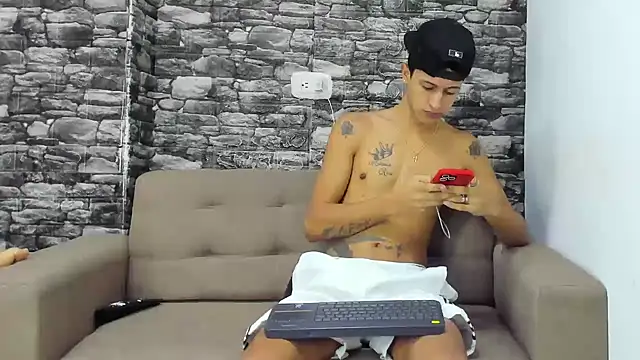 gustavo saaled19  online show from 12/20/25, 06:59