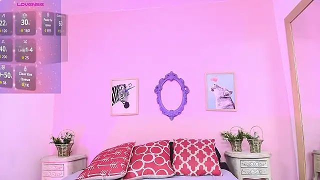 Snapshot of Nahomi_Rivera chatting on 10/02/25, 12:45 Nahomi Rivera online show from 10/02/25, 12:45