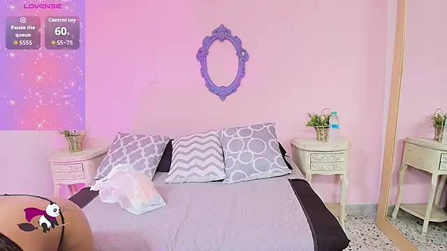 Snapshot of Nahomi_Rivera chatting on 10/10/25, 12:59 Nahomi Rivera online show from 10/10/25, 12:59