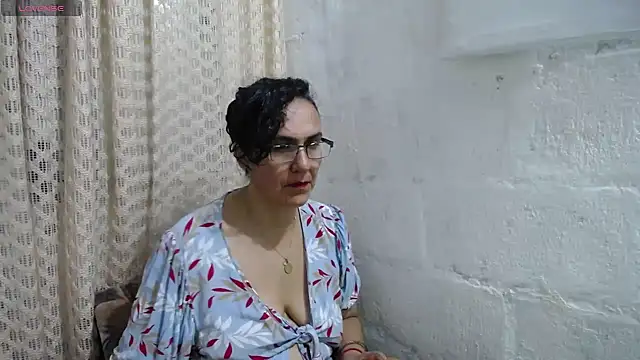 Snapshot of gabbyparker_ chatting on 09/22/25, 08:49 gabbyparker online show from 09/22/25, 08:49