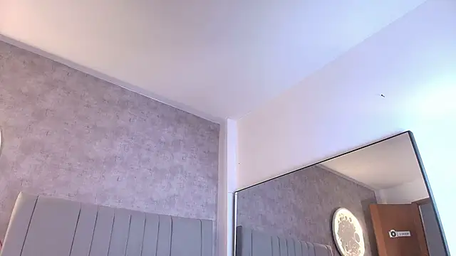 karla-ruiz online show from 12/15/25, 06:56