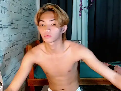 Snapshot of addicted_to_alex chatting on 02/18/26, 05:53 addicted to alex online show from 02/18/26, 05:53