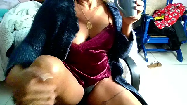 Snapshot of ju_muniz01 chatting on 05/25/26, 10:10 ju muniz01 online show from 05/25/26, 10:10