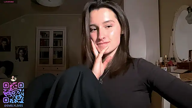 Snapshot of DarlineBrustera chatting on 03/23/26, 04:11 DarlineBrustera online show from 03/23/26, 04:11