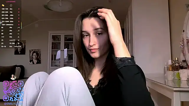 Snapshot of DarlineBrustera chatting on 03/31/26, 02:28 DarlineBrustera online show from 03/31/26, 02:28