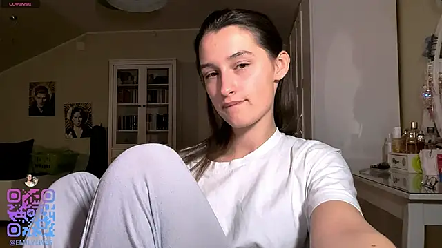 Snapshot of DarlineBrustera chatting on 04/03/26, 04:49 DarlineBrustera online show from 04/03/26, 04:49