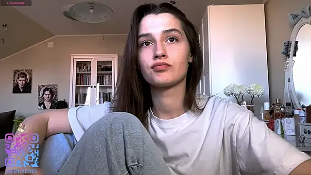 Snapshot of DarlineBrustera chatting on 04/05/26, 02:03 DarlineBrustera online show from 04/05/26, 02:03