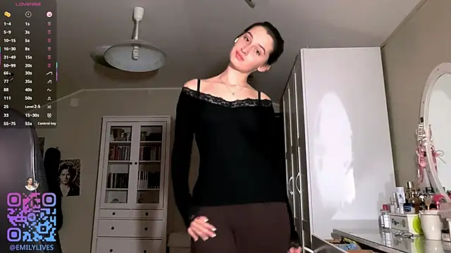 Snapshot of DarlineBrustera chatting on 04/19/26, 06:10 DarlineBrustera online show from 04/19/26, 06:10