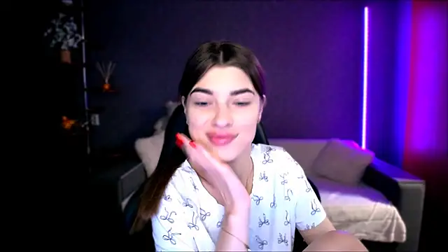 Dianaa Lee0 online show from 09/19/25, 05:13