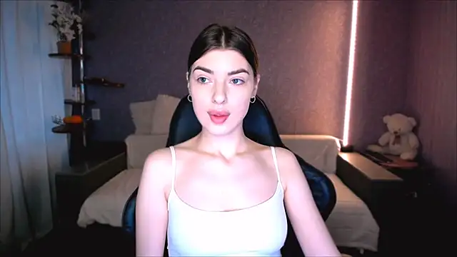 Snapshot of Dianaa_Lee0 chatting on 06/01/26, 01:13 Dianaa Lee0 online show from 06/01/26, 01:13