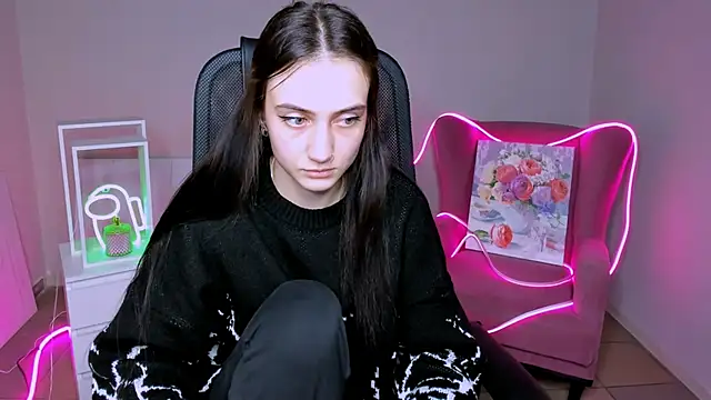 Snapshot of olivianorton chatting on 11/16/25, 05:51 olivianorton online show from 11/16/25, 05:51