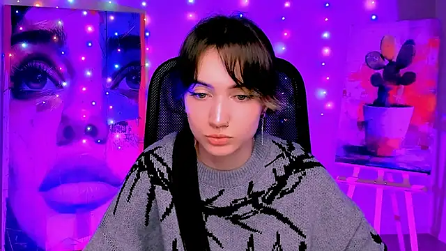 Snapshot of olivianorton chatting on 01/12/26, 12:21 olivianorton online show from 01/12/26, 12:21