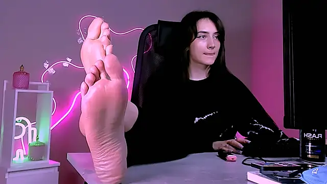 Snapshot of olivianorton chatting on 02/24/26, 02:59 olivianorton online show from 02/24/26, 02:59