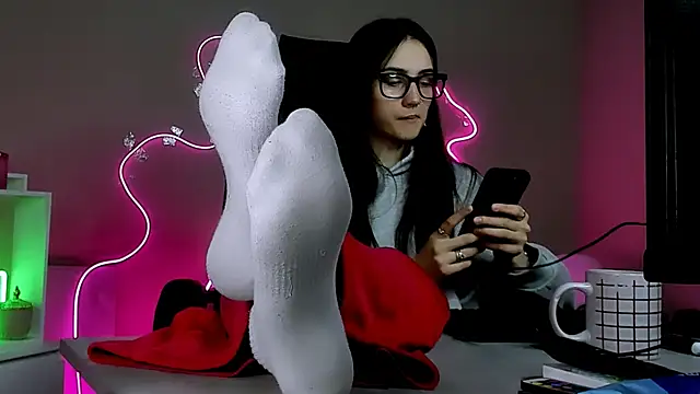 Snapshot of olivianorton chatting on 03/16/26, 04:11 olivianorton online show from 03/16/26, 04:11