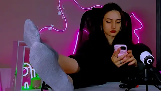 Snapshot of olivianorton chatting on 04/09/26, 06:13 olivianorton online show from 04/09/26, 06:13