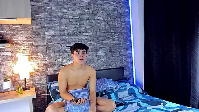 Snapshot of Theimperialboys_ chatting on 01/18/26, 04:16 Theimperialboys online show from 01/18/26, 04:16