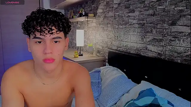 Snapshot of Theimperialboys_ chatting on 03/18/26, 08:01 Theimperialboys online show from 03/18/26, 08:01