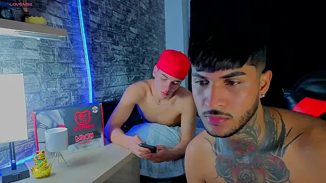 Snapshot of Theimperialboys_ chatting on 04/17/26, 12:02 Theimperialboys online show from 04/17/26, 12:02