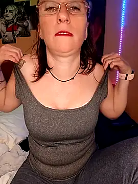 Sophierob1 online show from 10/03/25, 06:10