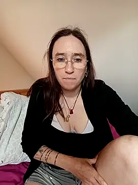 Snapshot of Sophierob1 chatting on 04/22/26, 08:28 Sophierob1 online show from 04/22/26, 08:28