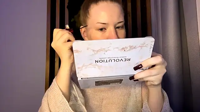 PandaFluff online show from 11/18/25, 04:11